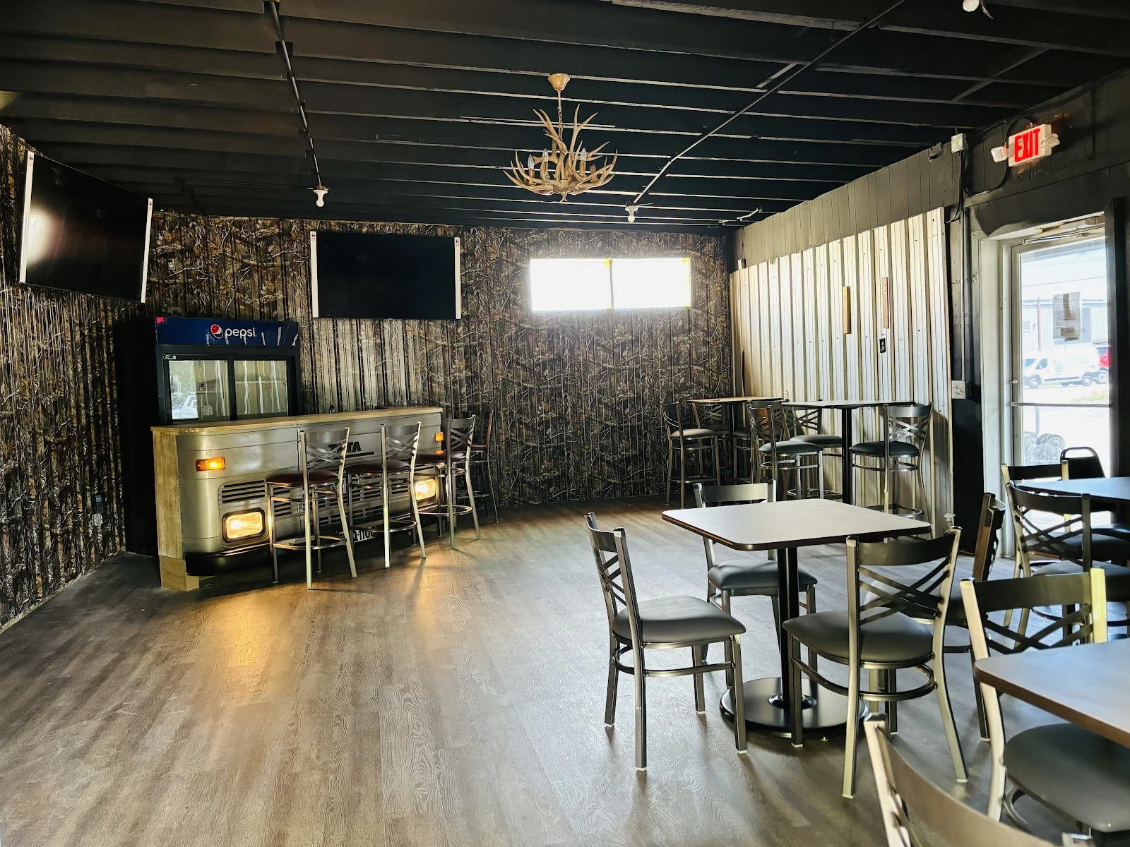 Cheers and Beers Bar