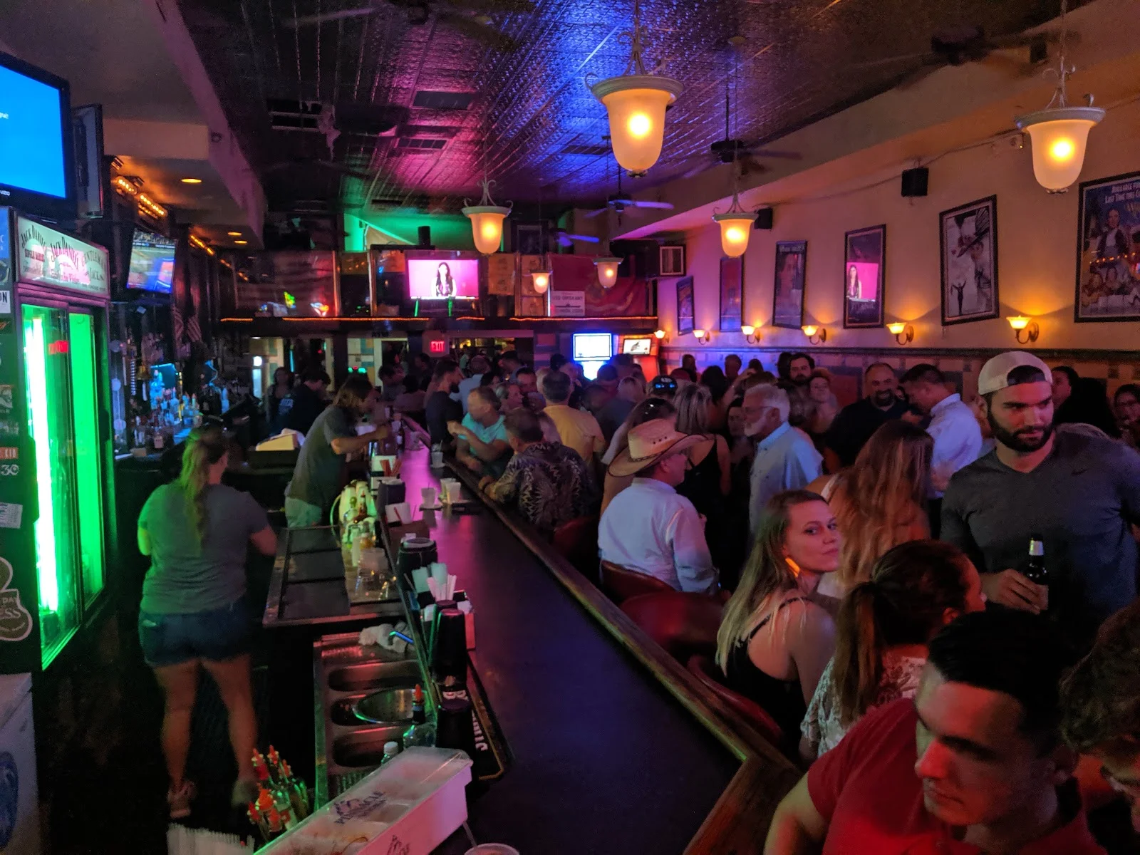 Intermission - Bar in 
