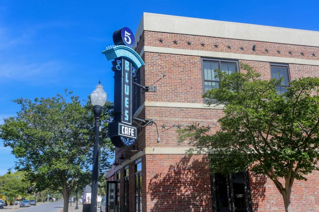 Five Sisters Blues Cafe - Restaurant in Pensacola