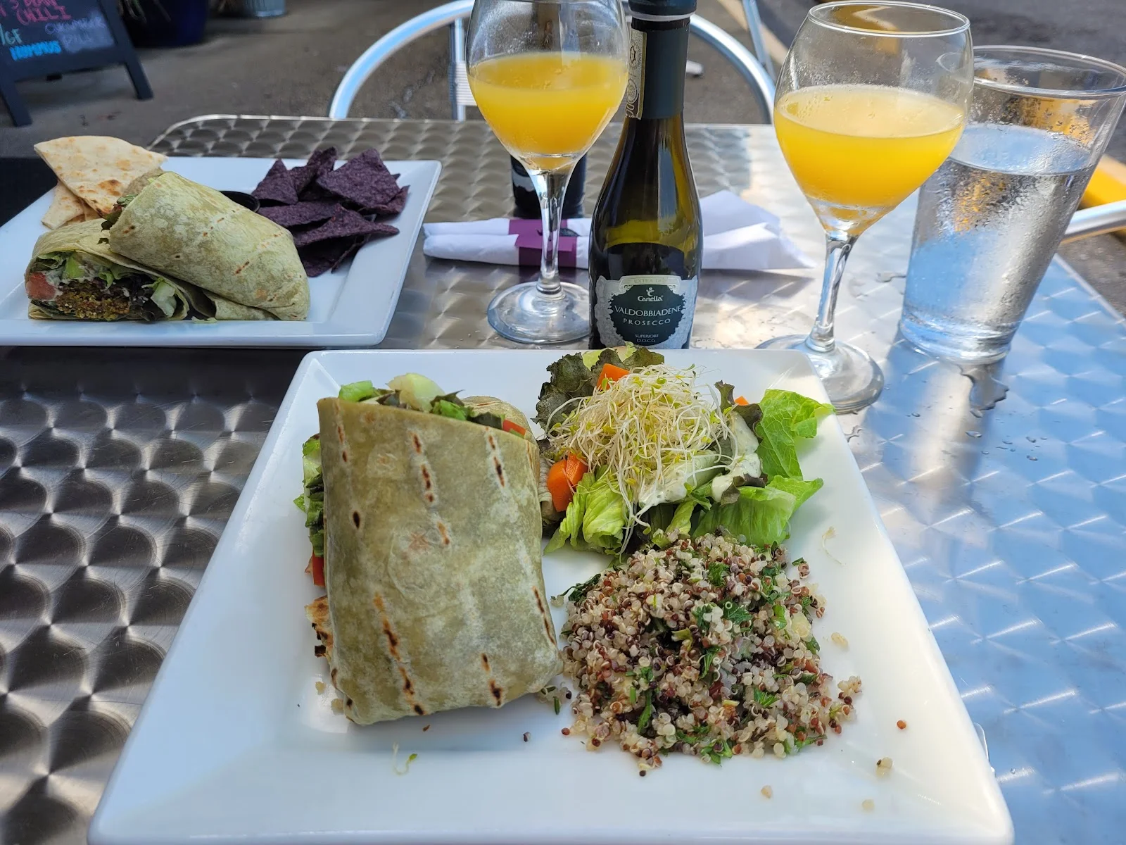 The Sunflower Cafe - Restaurant in 