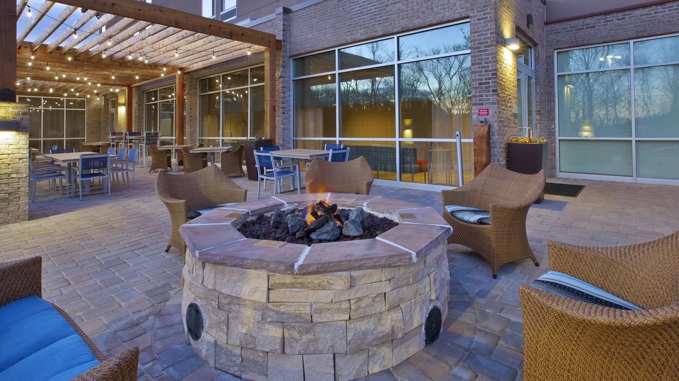 Creekside Bar + Grille