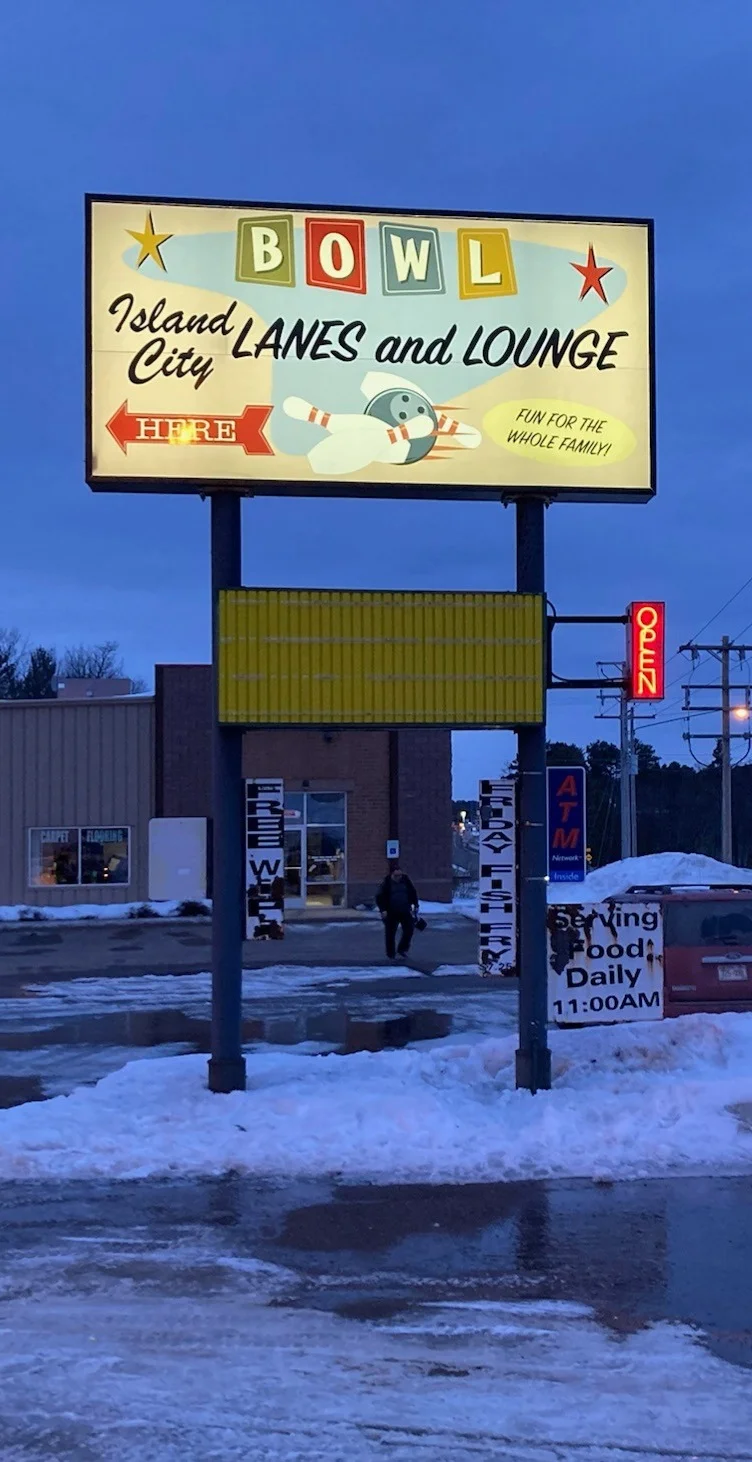 Island city bowl and lounge