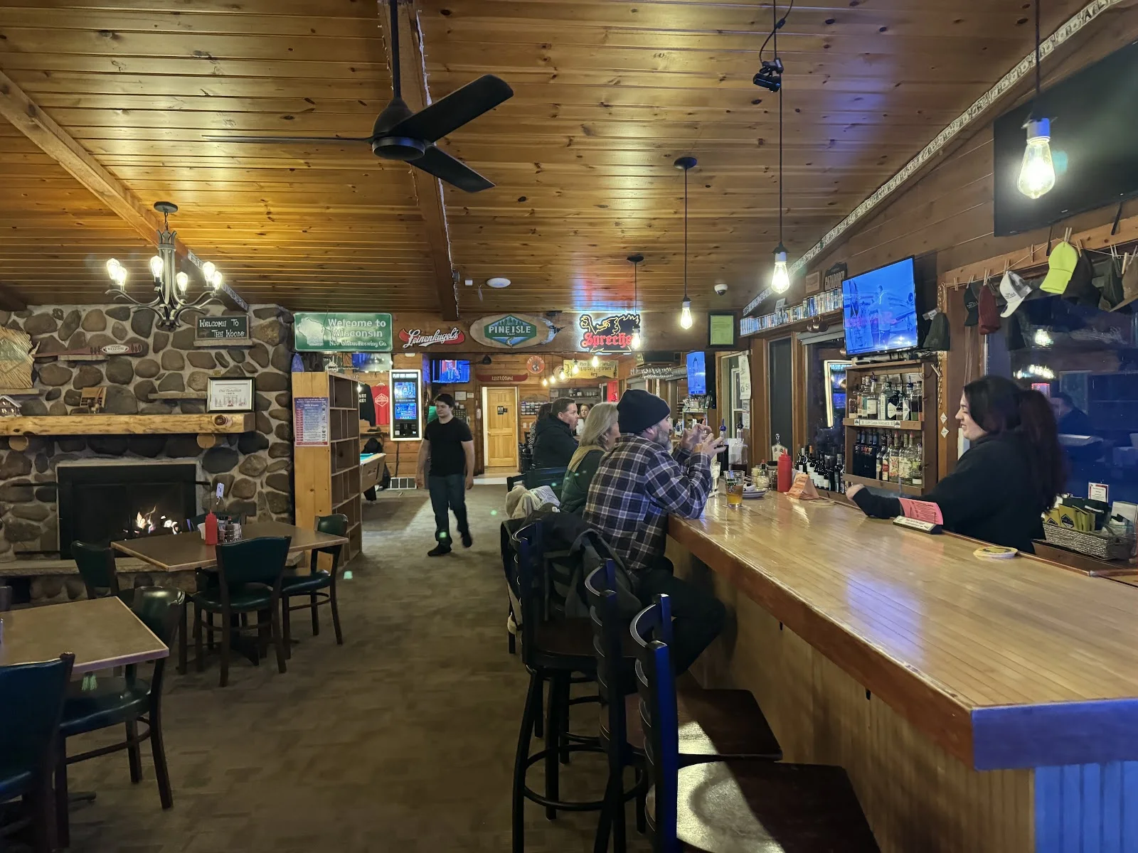 Pine Isle Sports Bar & Grill
