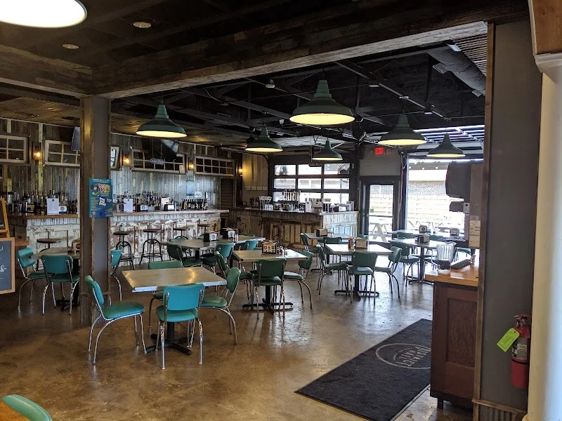 District Hall - Restaurant in Fairhope