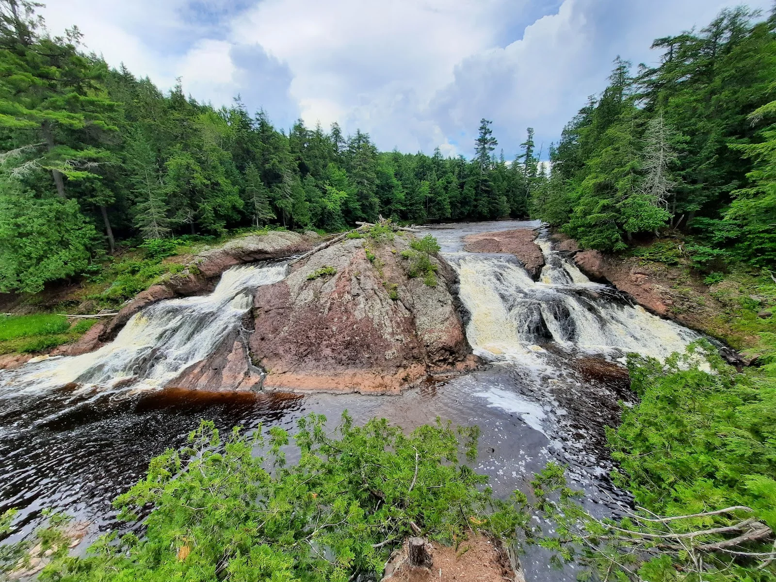 Great Conglomerate Falls and Gorge Falls Trailhead