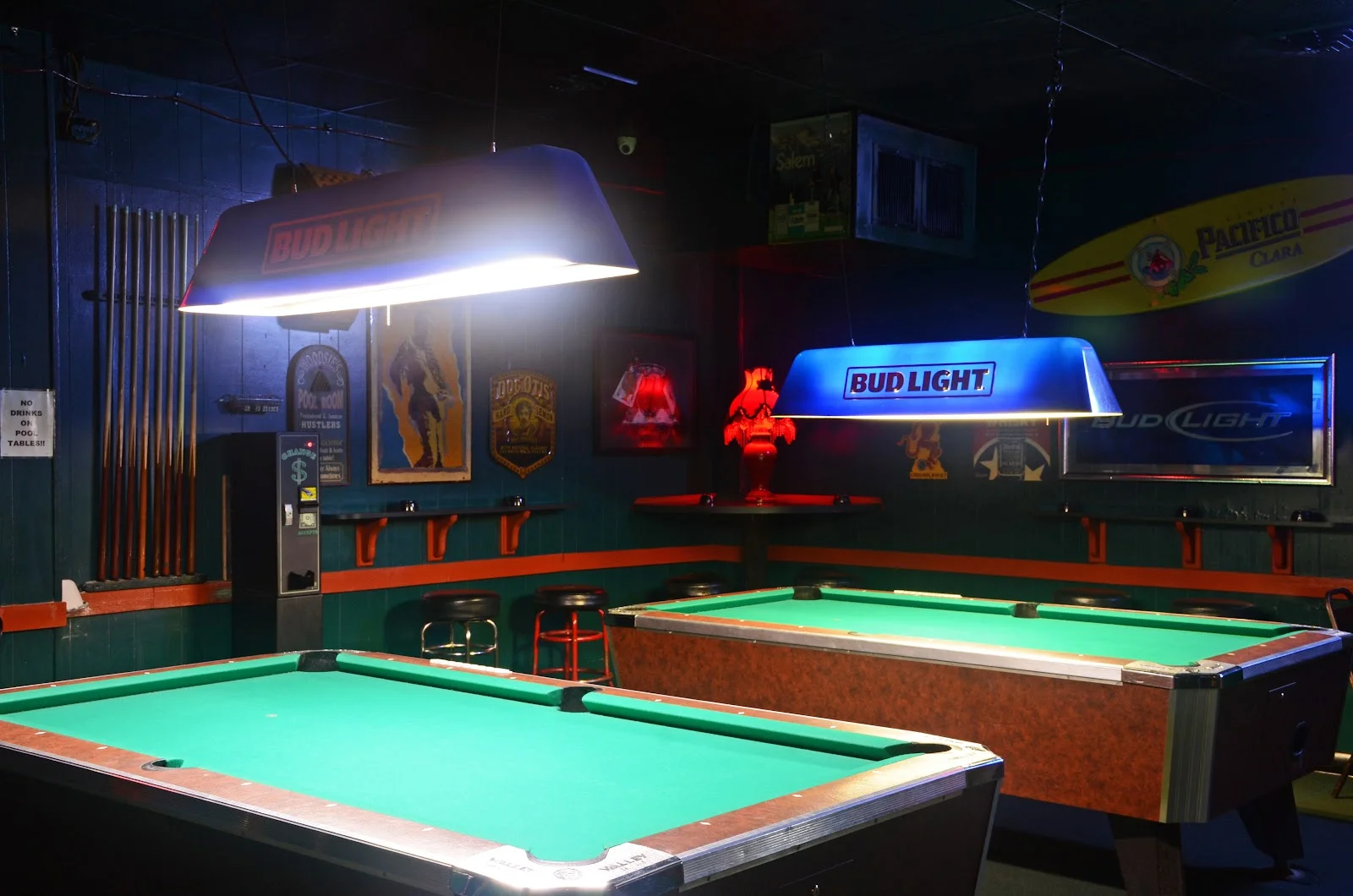 Woodsies Hilltop Bar