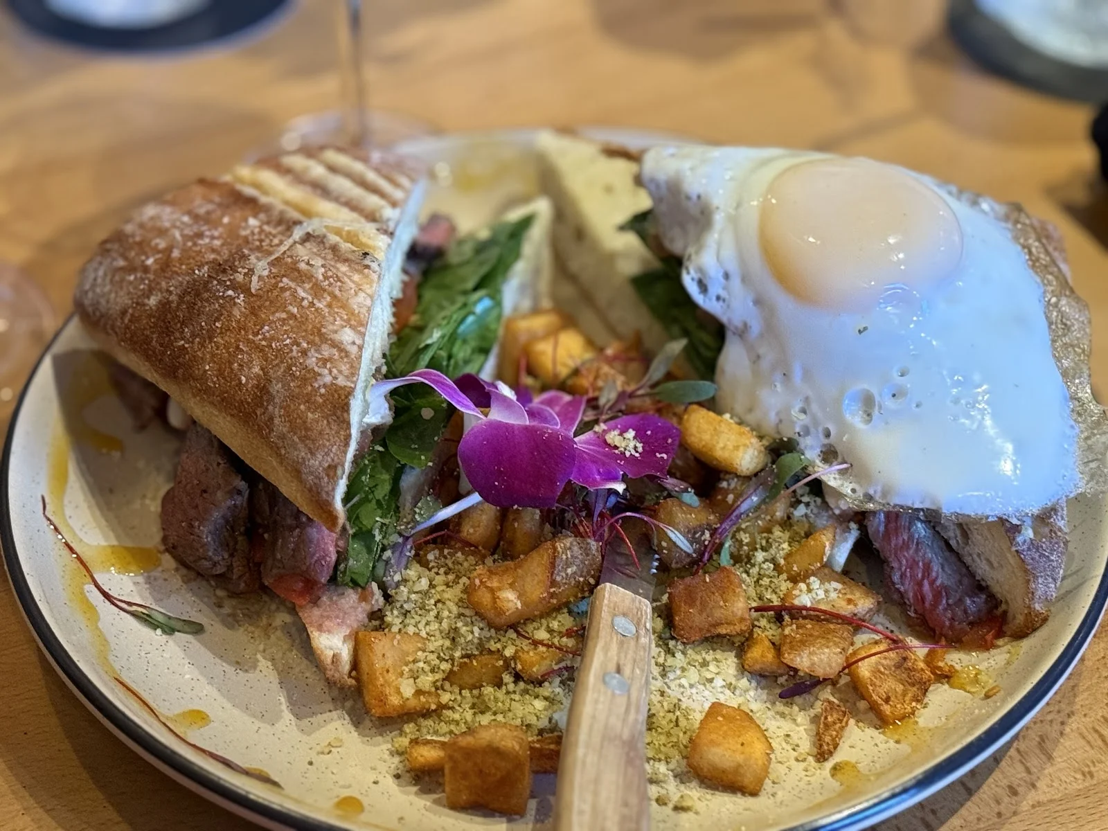 Bistrology Breakfast & Brunch. - Restaurant in 