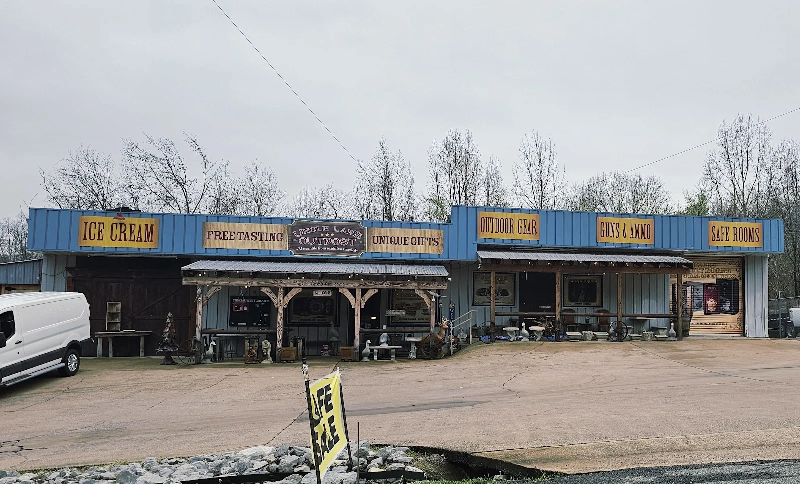 Uncle Lar's Outpost