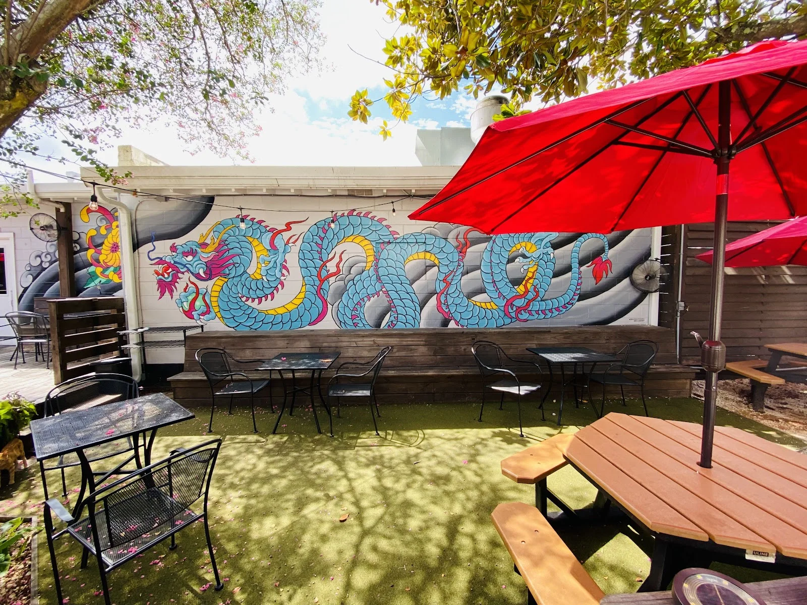 Dragonfly Tavern - Restaurant in Daphne