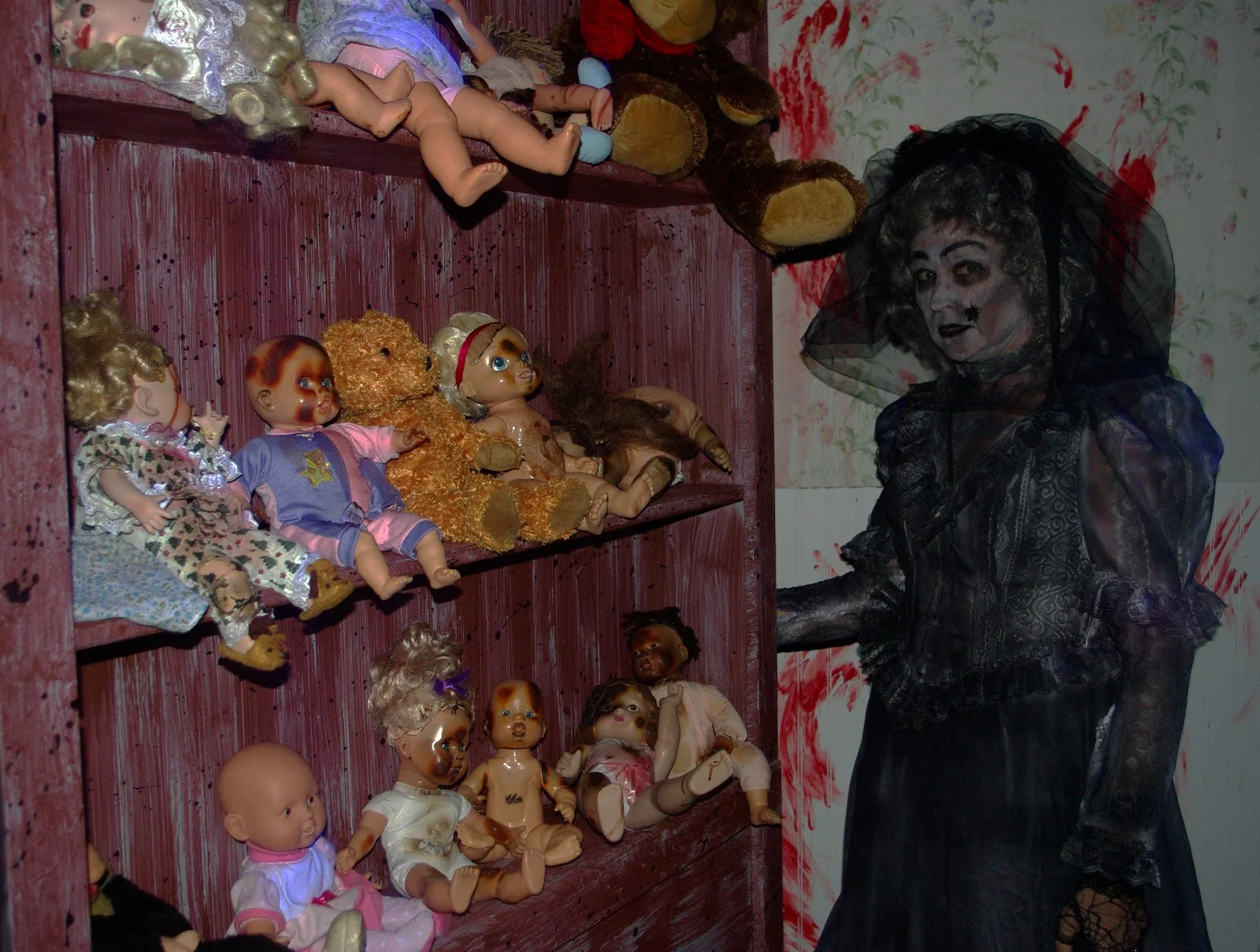Evil Falls House of Tormented Souls