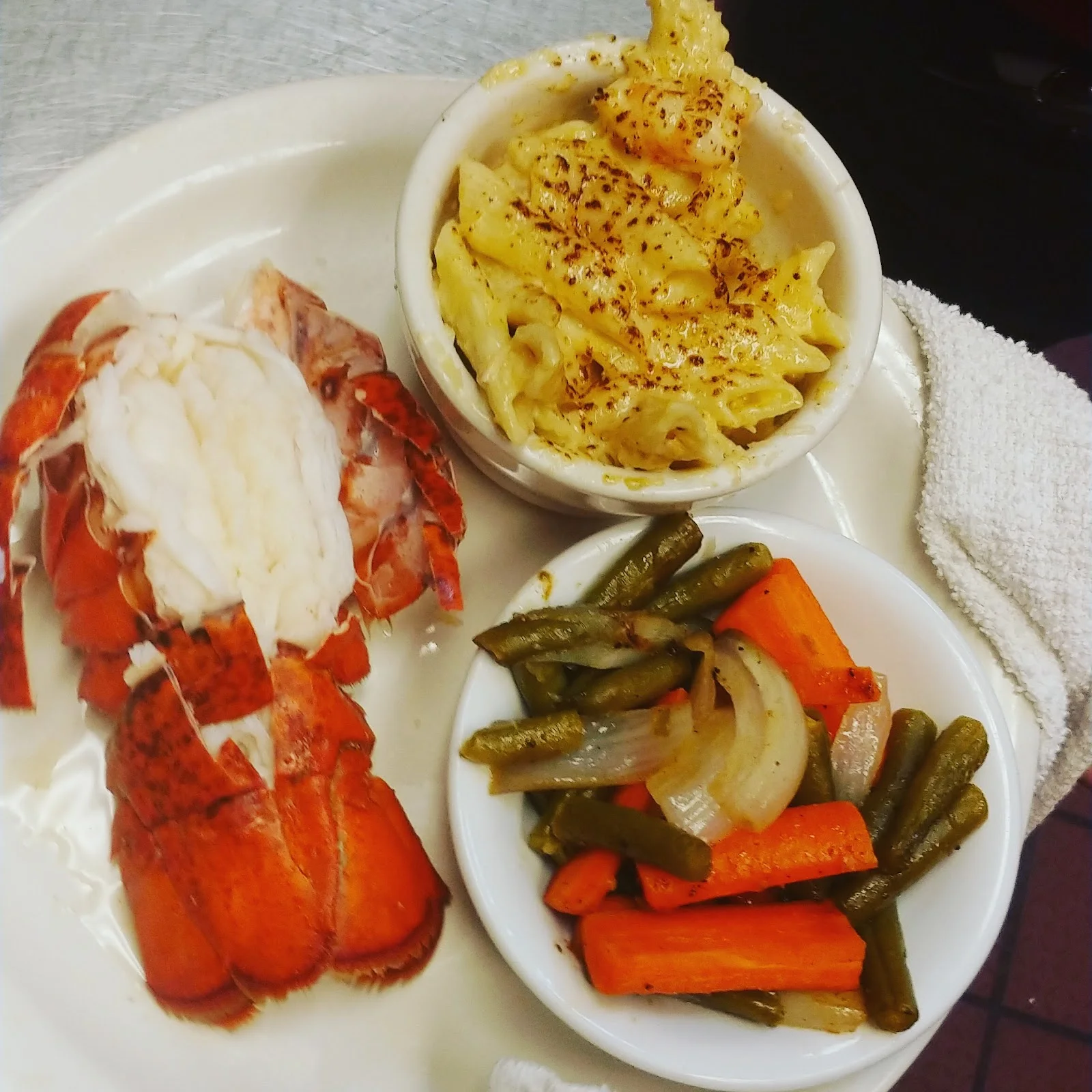 Legends Bar & Grille - Restaurant in 