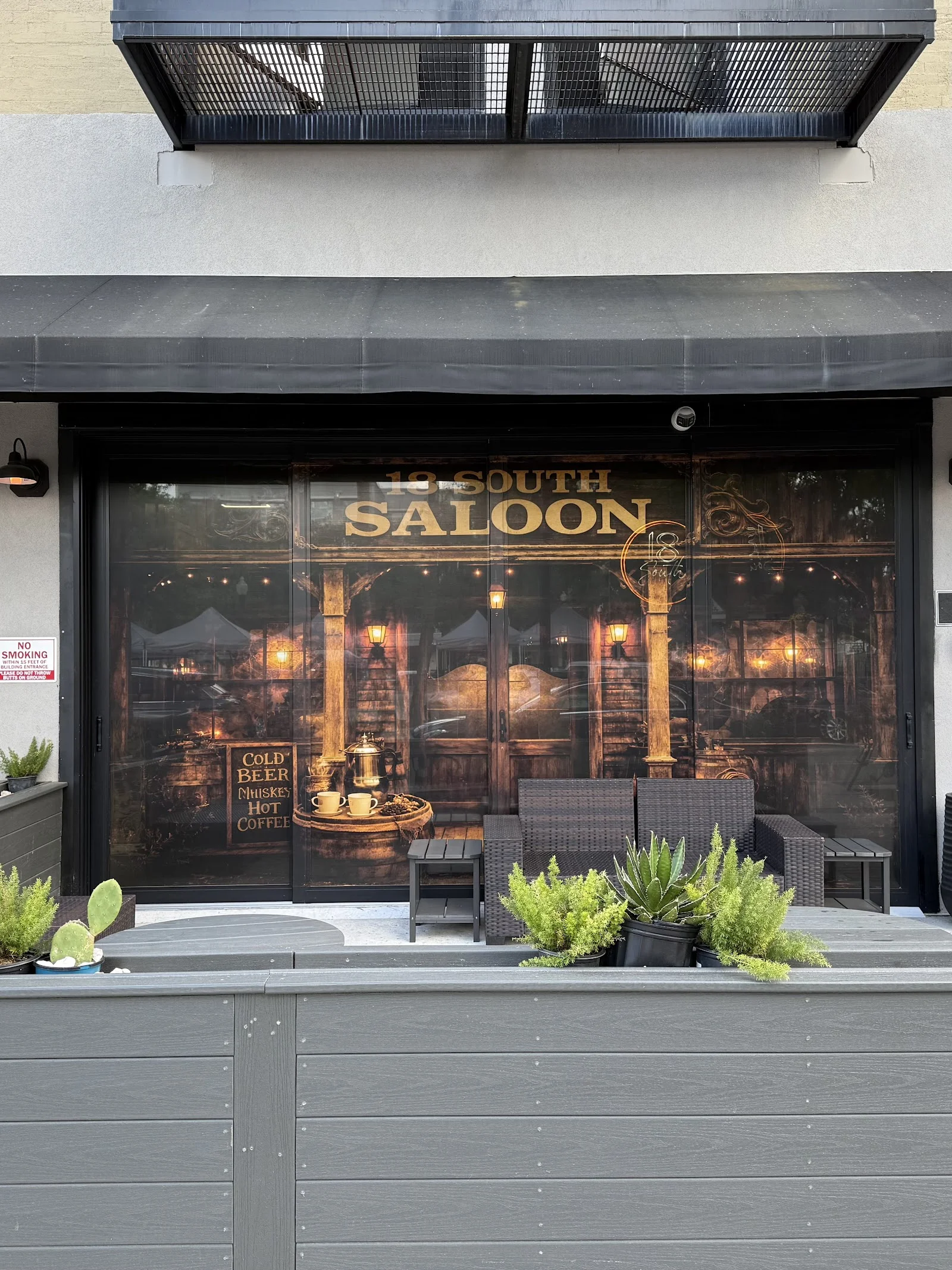 18 South Restaurant and Saloon