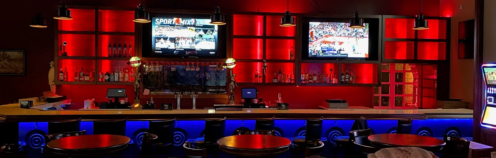 Sir Richard's Public House - Bar in Pensacola