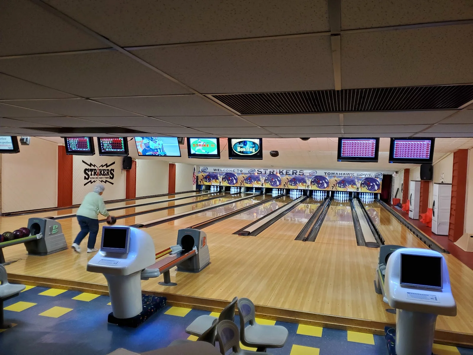 Strikers Tomahawk Bowl