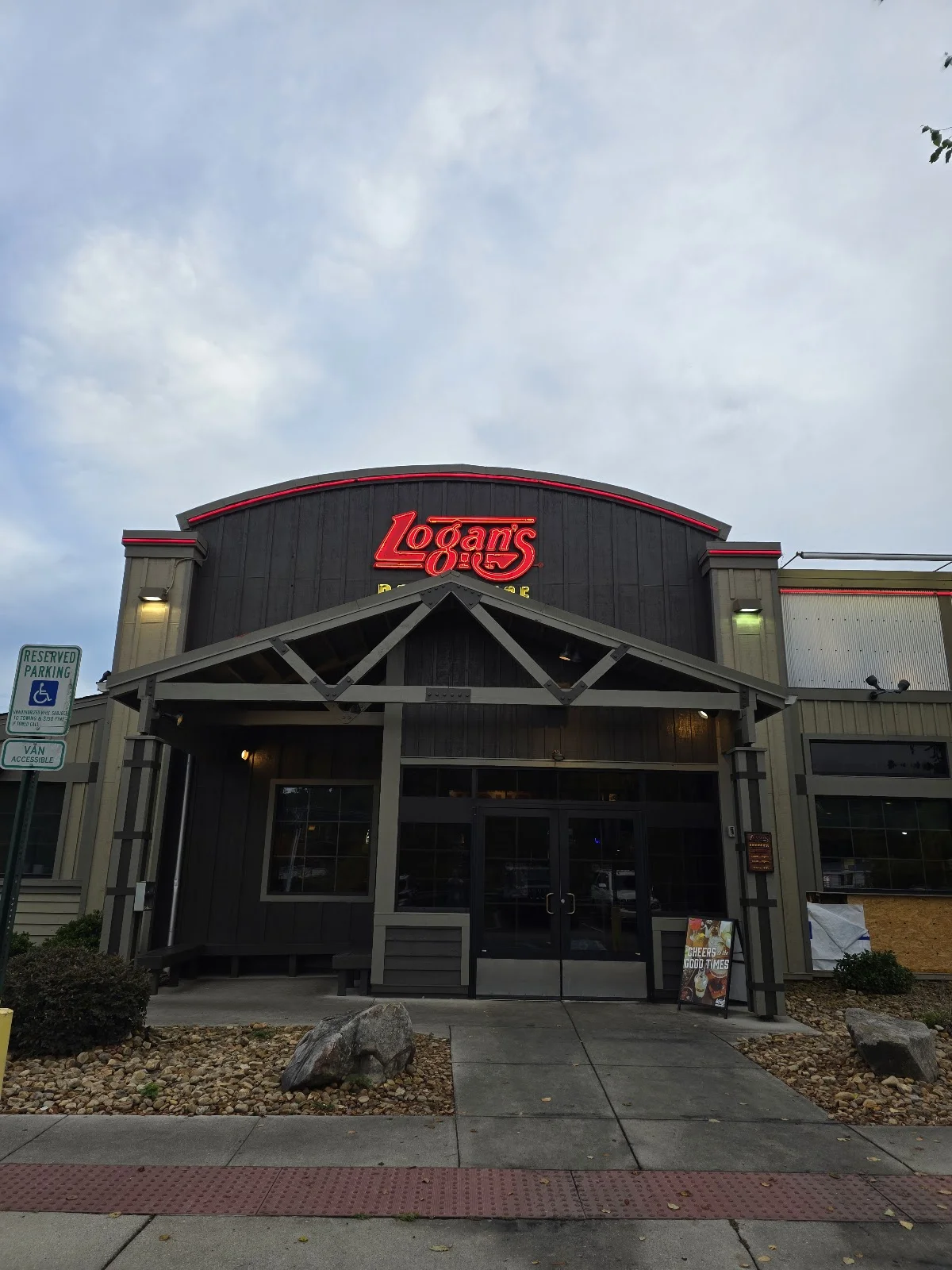 Logan's Roadhouse