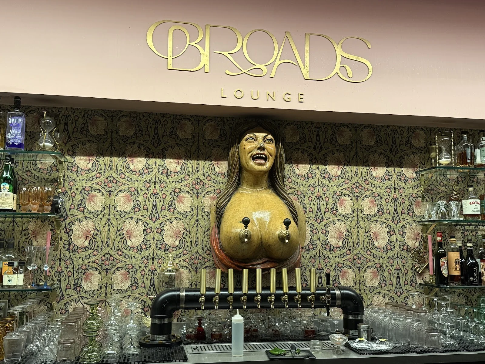 Broads Lounge