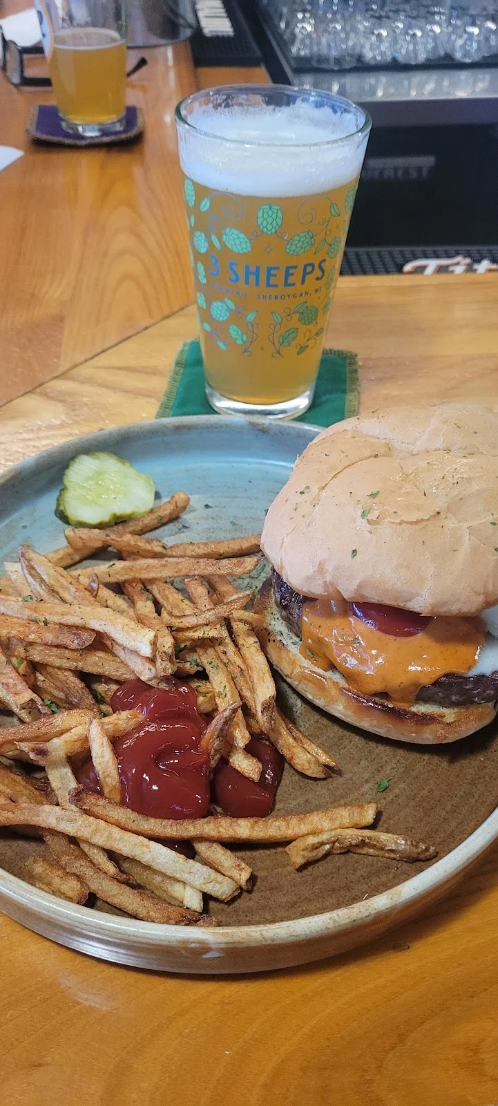 Lake Tom Tap House and Patio bar