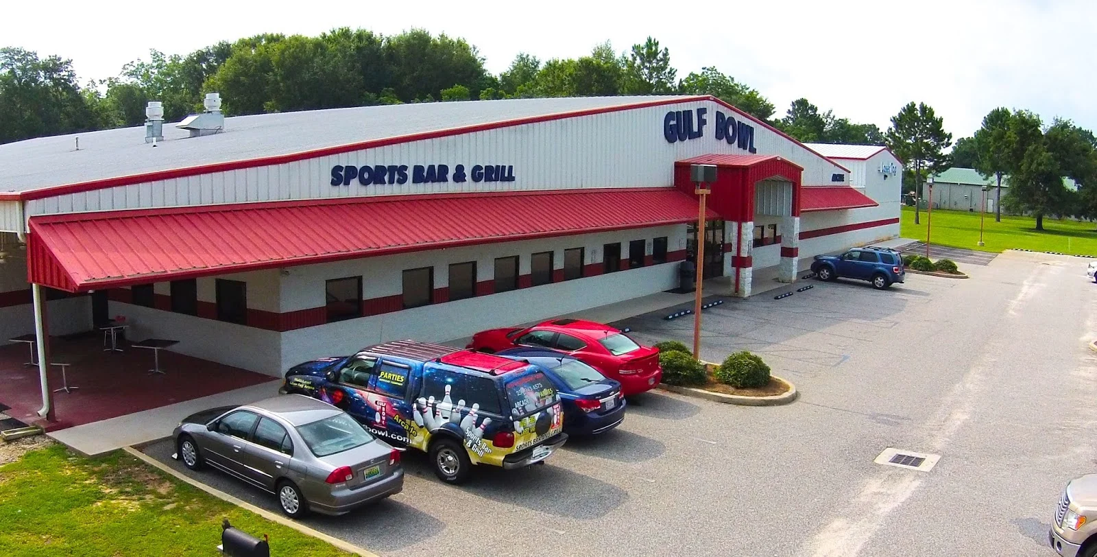 The Gulf Bowl & Captain's Choice Seafood Bar - activity in Foley
